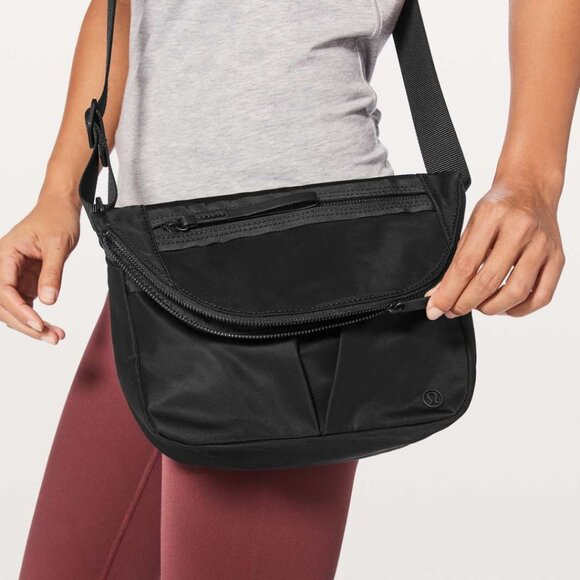 Lululemon Festival Bag II "LIKE NEW" - Picture 1 of 16